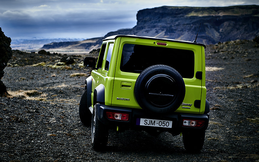 Comparison - Suzuki Jimny Hybrid 2018 - vs - Suzuki Jimny Sierra 2012